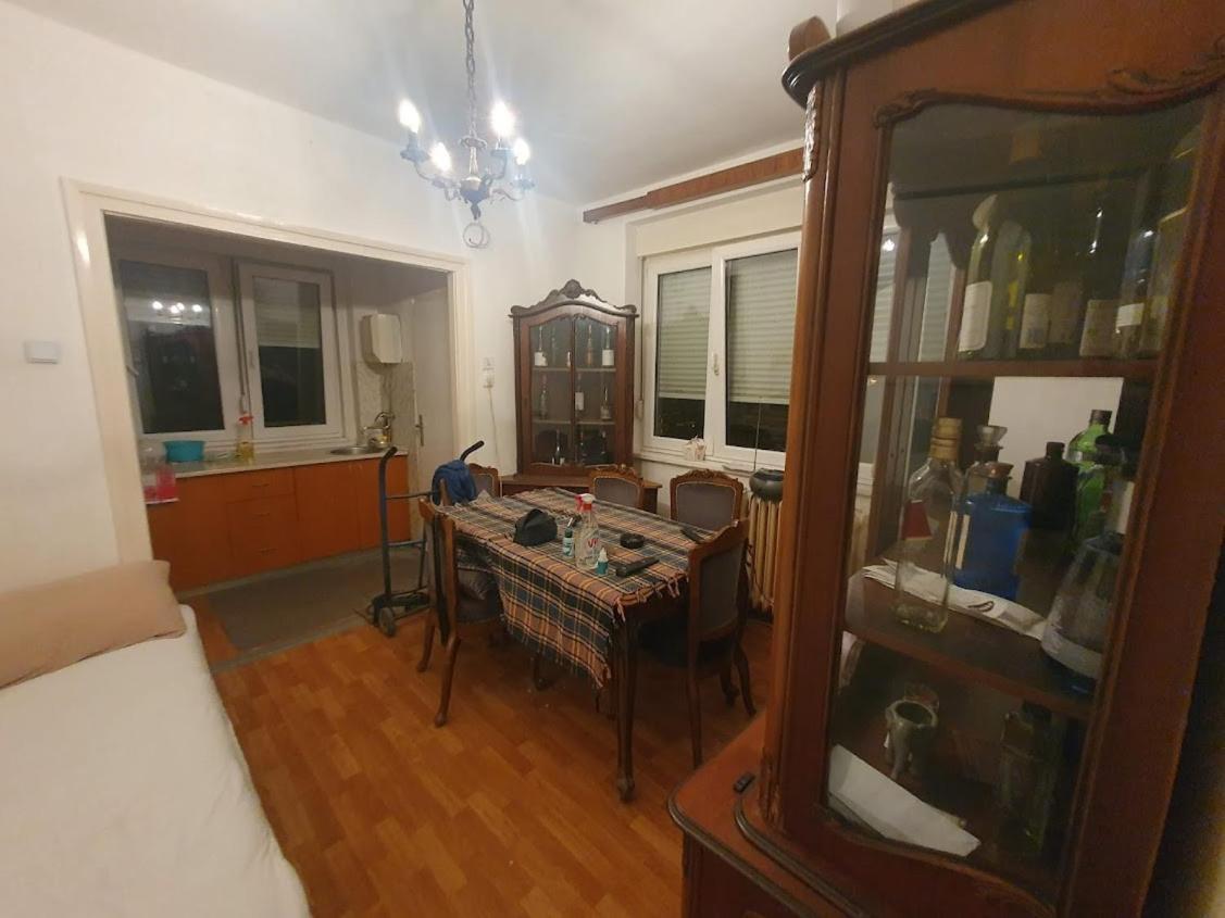Nikola Hram Appartement Belgrado Buitenkant foto