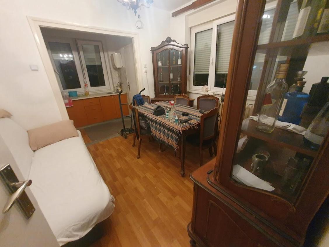 Nikola Hram Appartement Belgrado Buitenkant foto